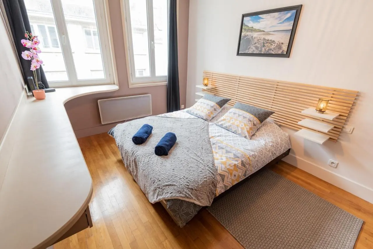 Joli T2 Tout Equipe Quartier Pieton Par Groom* Lorient France